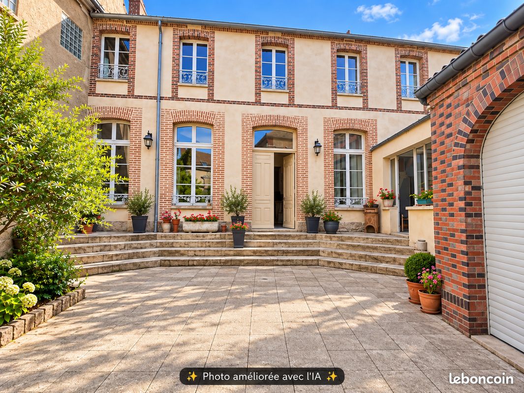 Maison 9 pièces 241 m² · à Sens · 241 m² · 590 000 €