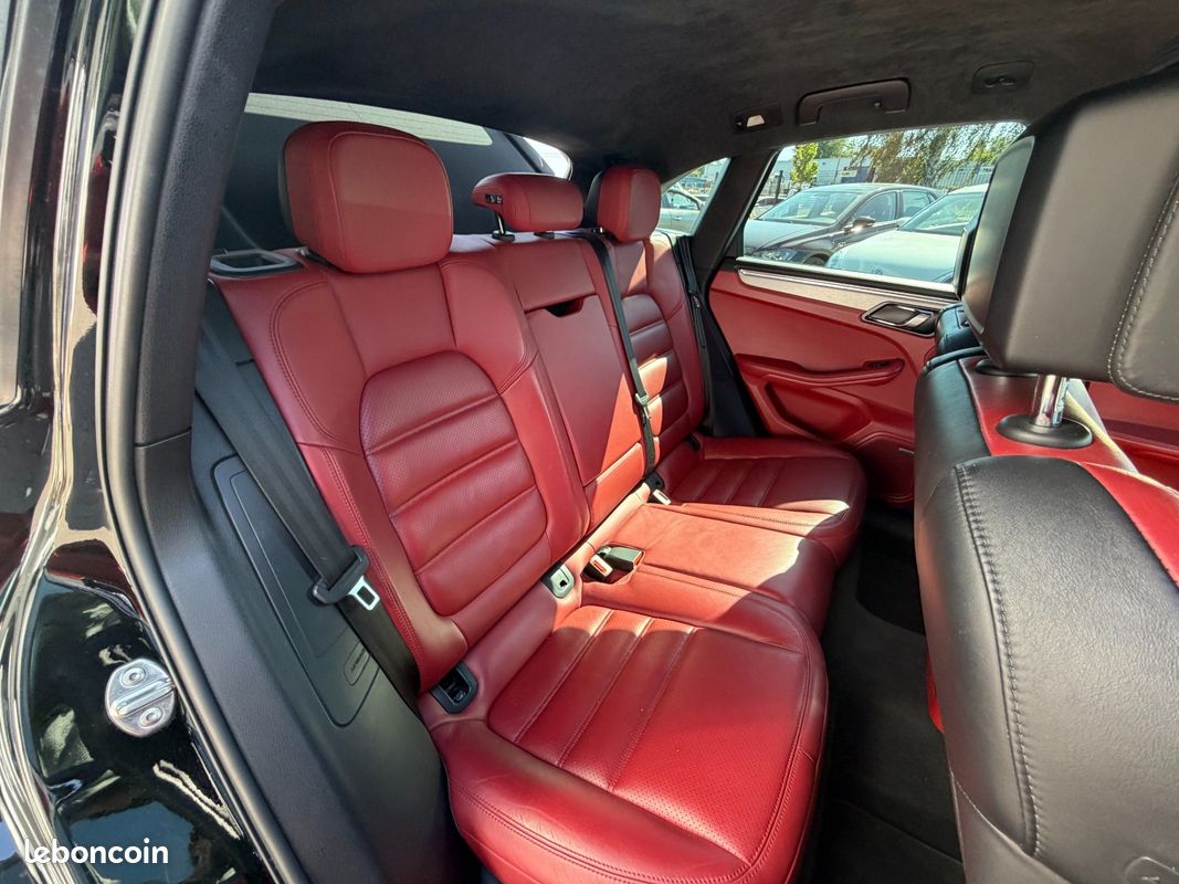 PORSCHE MACAN Turbo 3.6 V6 400 ch PDK avec CARPLAY / AUDIO BOSE / CAMERA (image 36)