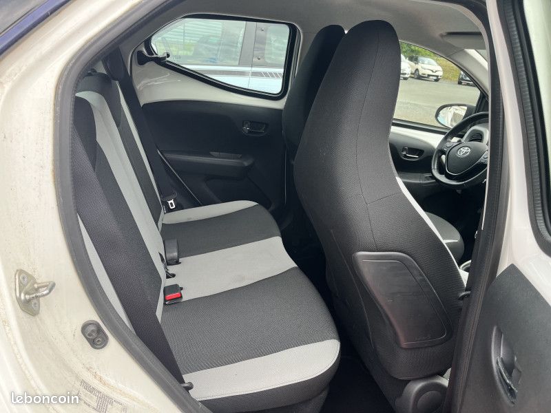 Toyota AYGO 1.0 VVT-I 69CH X-PLAY 5P (image 8)