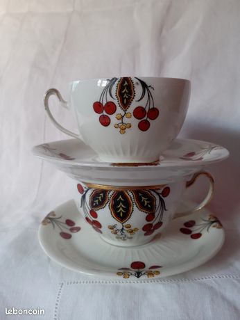 Saint Amand 2 Tasses à Café Vintage céramique Cerises fleurs bon état