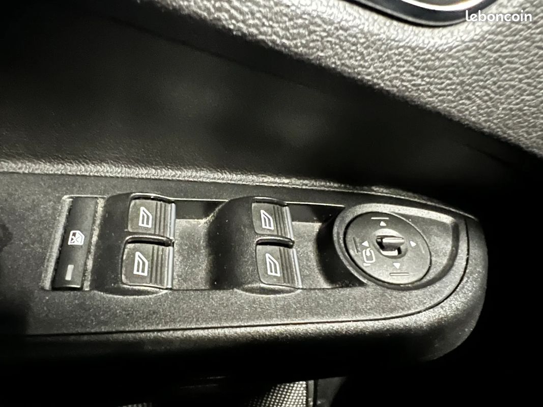 FORD B-MAX 100ch TITANIUM - Radar recul - Bluetooth - (image 24)