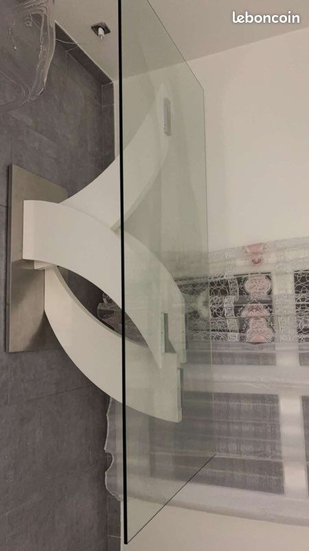 Table (image 1)