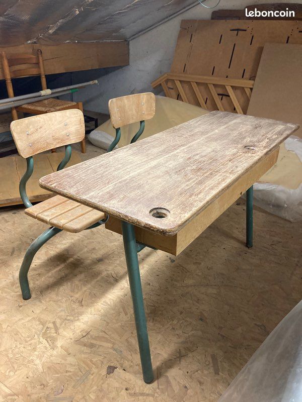 Bureau d’école (image 1)