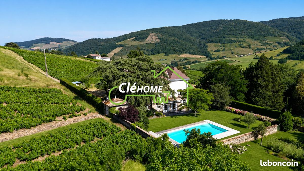 Maison 10 pièces 298 m² · à Quincié-en-Beaujolais · 298 m² · 840 000 €