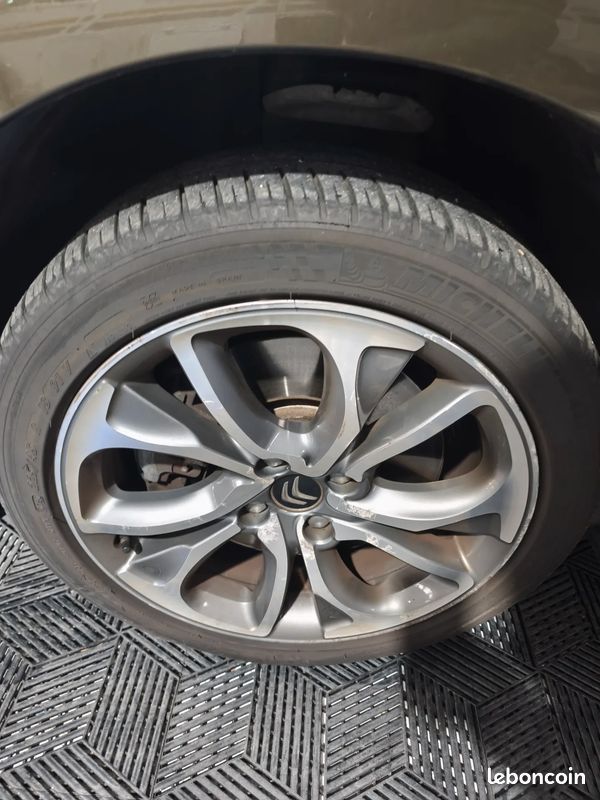 CITROEN DS4 1.6 200ch Sport Chic - 2012 - 104001 km - Faible kilométrage (image 32)