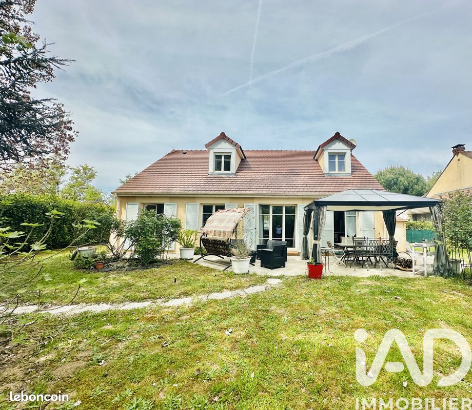 Maison 6 pièces 147 m² · à Saint-Arnoult-en-Yvelines · 147 m² · 486 000 €