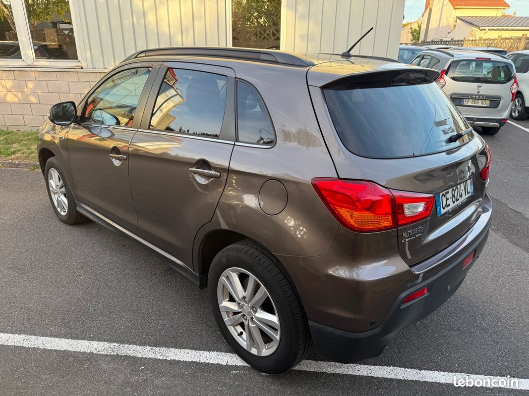 Mitsubishi ASX 1.8 D-ID 115 CV intenses 1ers mains garantis 6 mois (image 5)