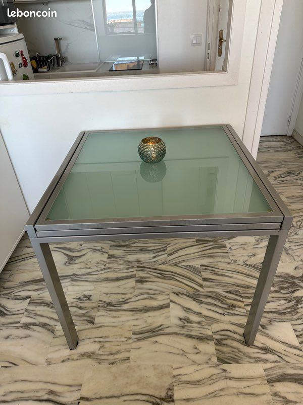 Table (image 3)