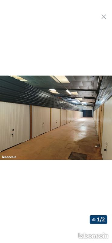 Location box, garage, garde meuble · à Chalonnes-sur-Loire · 70 €/mois