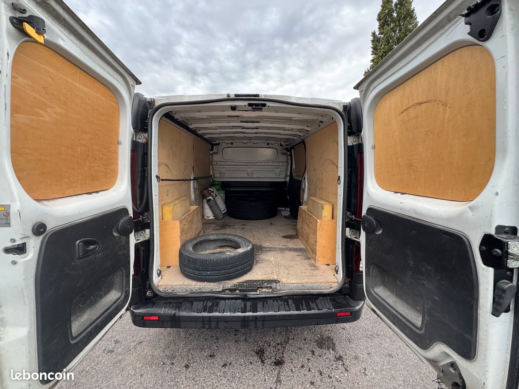 RENAULT TRAFIC III (2) CABINE CONFORT L2H1 1200 DCI 95 TVA RECUPERABLE PAYEZ 4x 10x 18x 24x 36x (image 5)