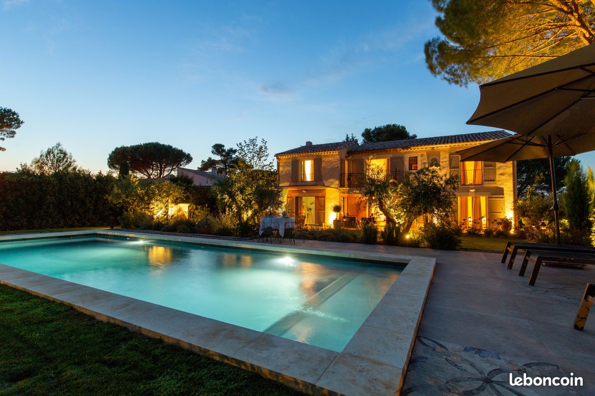 Maison 6 pièces 250 m² · à Eygalières · 250 m² · 2 995 000 €
