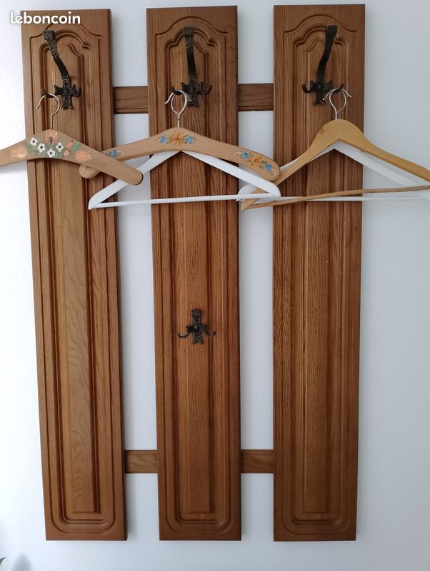 Porte-manteau en bois (image 1)