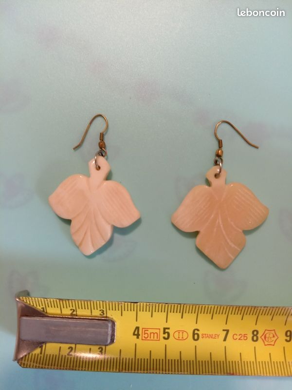 Boucles D'oreilles Pendantes Vintage En Nacre Et Laiton - Style Baroque/rococo - Fait Main - Occasion