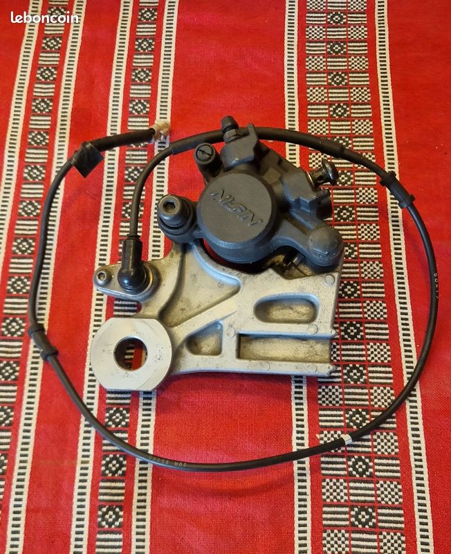 Freins arrière complet Yamaha MT09 2014 (image 1)