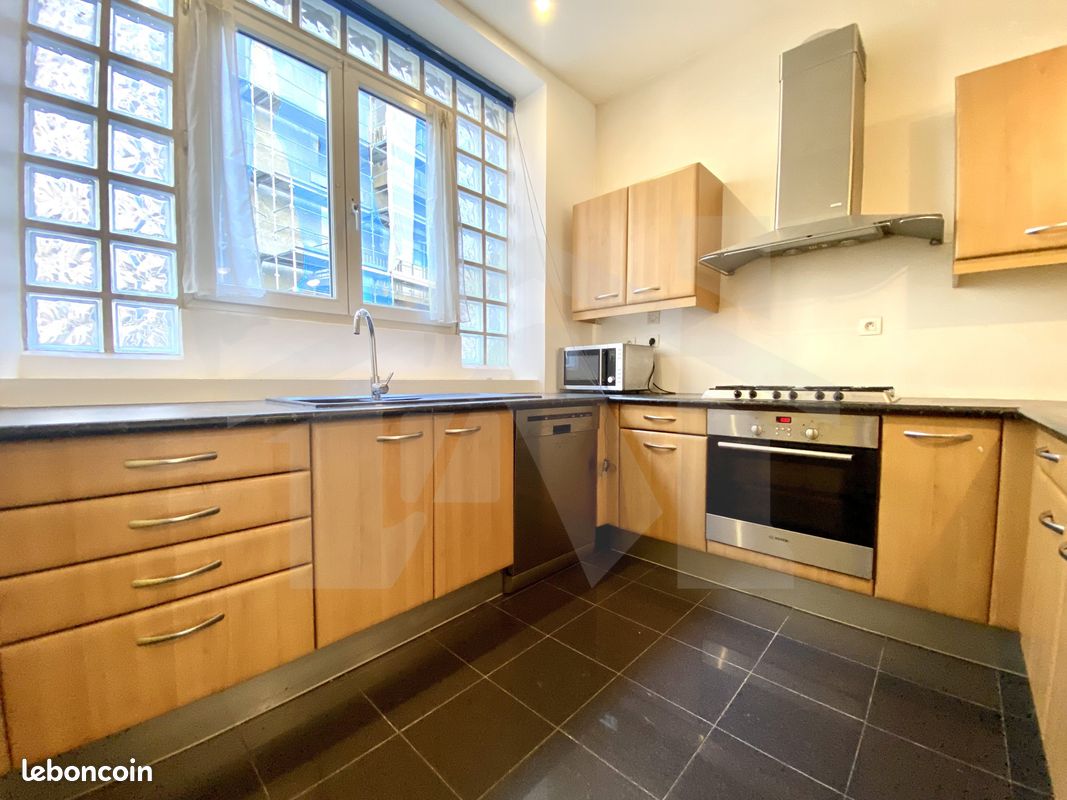 Appartement 4 pièces 104 m² · à Grenoble · 104 m² · 980 €