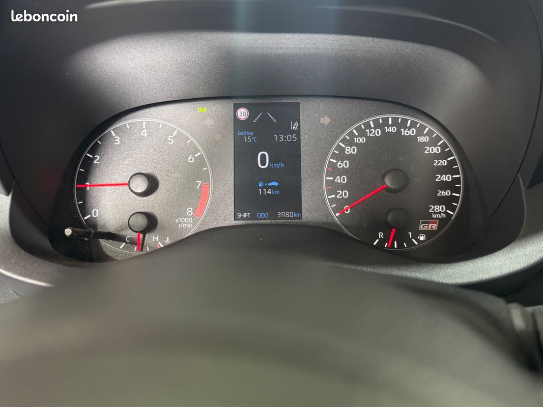 Toyota yaris gr 1.6 4wd 261 ch track pack / camera de recul / carplay / miltek / tva recuperable (image 17)