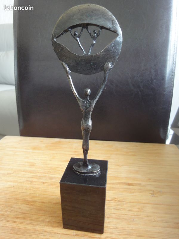 Sculpture en bronze de Corry Ammerlaan ,socle en marbre (image 6)