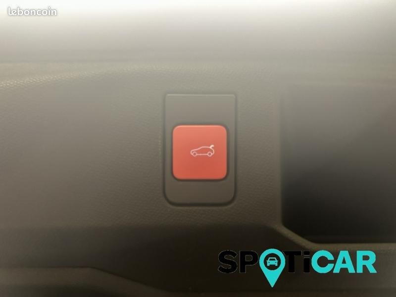 Peugeot 5008 Hybrid 145ch GT e-DCS6 (image 24)
