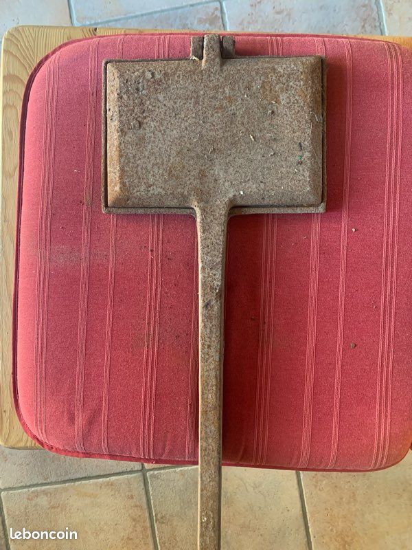 Ancien gaufrier en fonte (image 2)