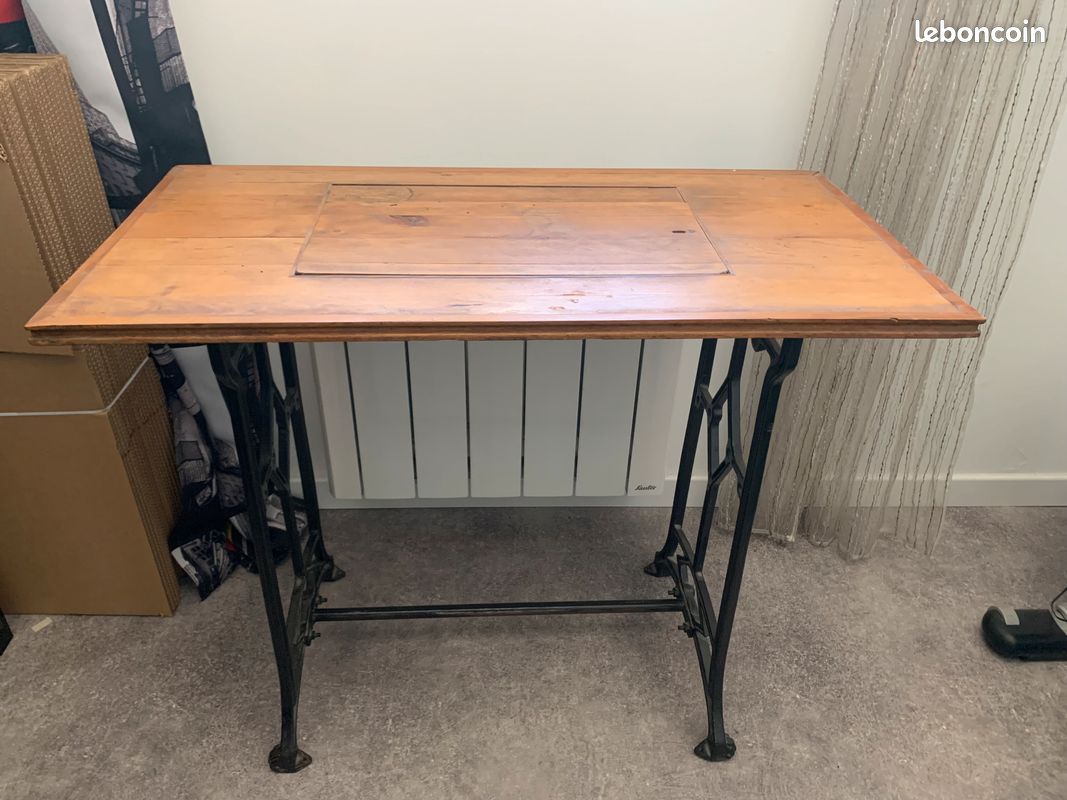 Table console (image 1)