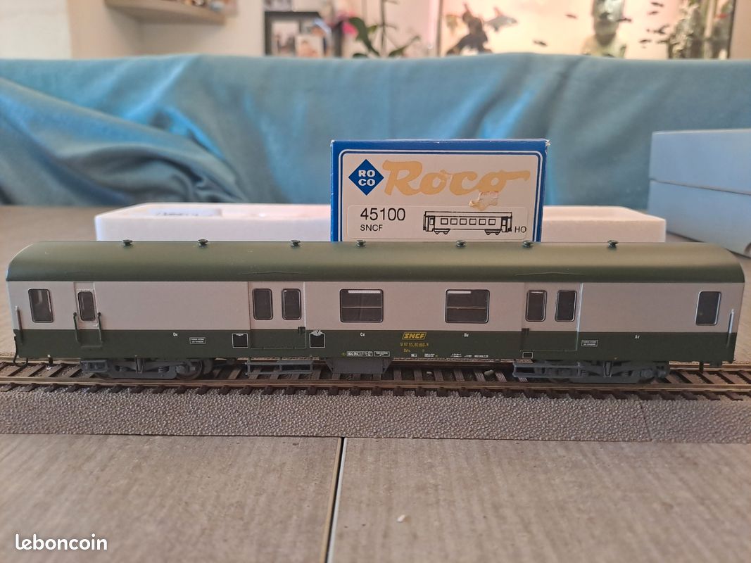 ROCO 45596 X 2 Fourgons à bagages ép III des CFF dès 1.-fr (Neu und