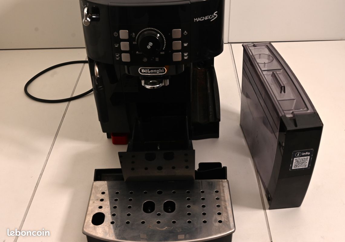 Machine à expresso automatique avec broyeur à grains De'Longhi Magnifica S (image 3)