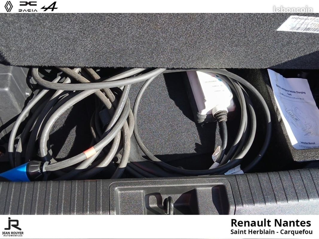 Renault Captur E-Tech hybride rechargeable 160ch RS Line (image 29)