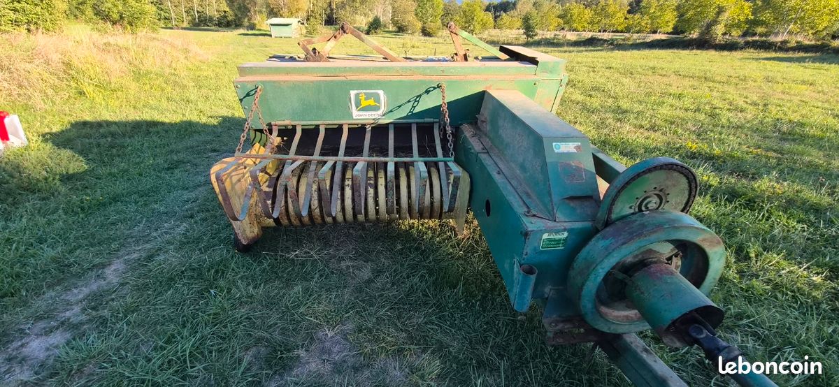 Presse John Deere CB300 (image 2)