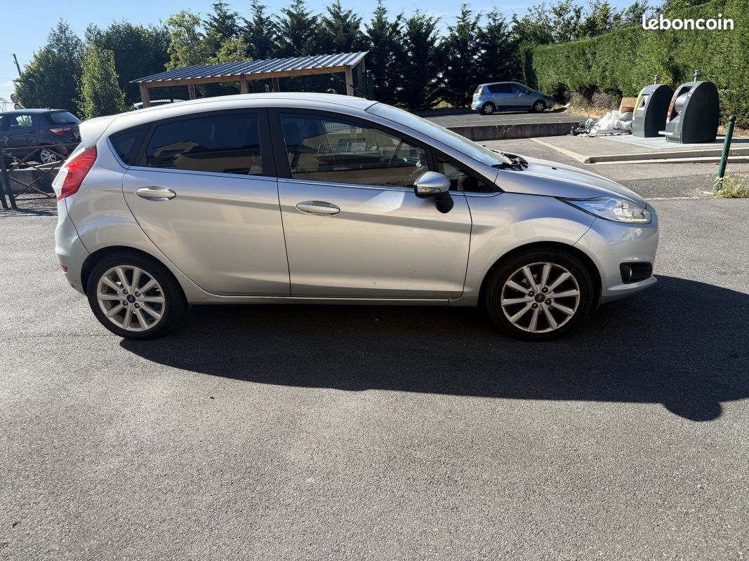 Ford fiesta 1.5 tdci 95 titanium 2016 (image 4)