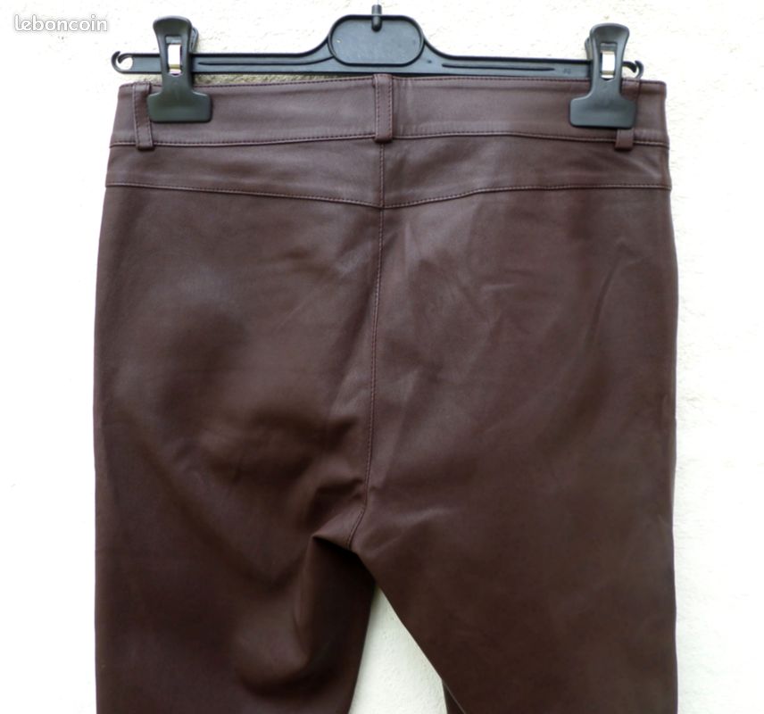 Pantalon Stradivarius de la taille 38, de couleur marron de synthétique