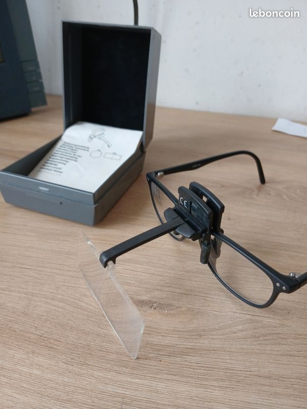 Loupe à poser 3x Visolux+ Eschenbach Loupe à poser 3x Visolux+ Eschenbach