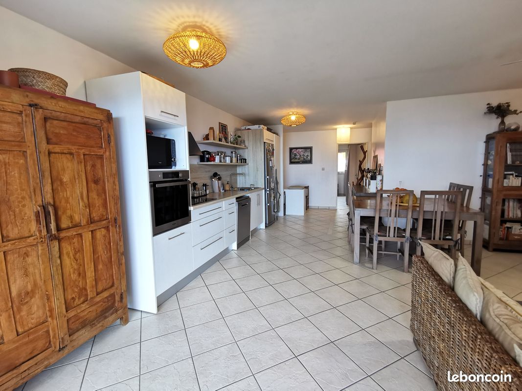 Appartement 4 pièces 81 m² · à Les Avirons · 81 m² · 294 000 €
