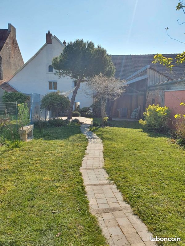 Maison 6 pièces 169 m² · à Lamarche-sur-Saône · 169 m² · 255 000 €