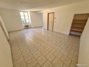 Appartement 3 pièces 66 m² · à Sellières · 66,4 m² · 460 €