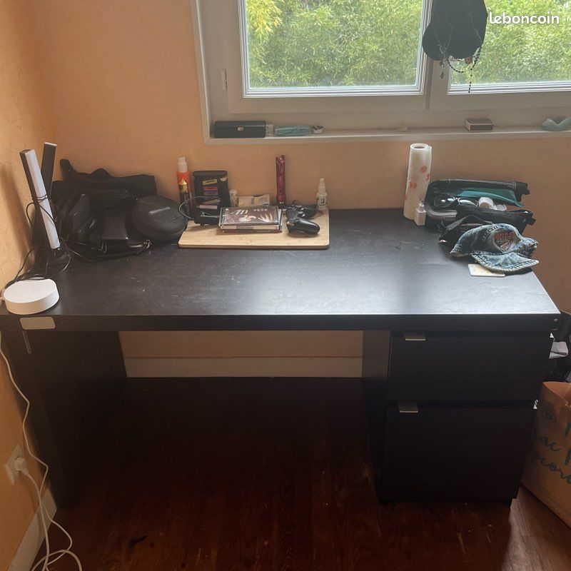 URGENT DON 5 JUIN Bureau noir IKEA avec tiroir et rangement latéral (image 1)