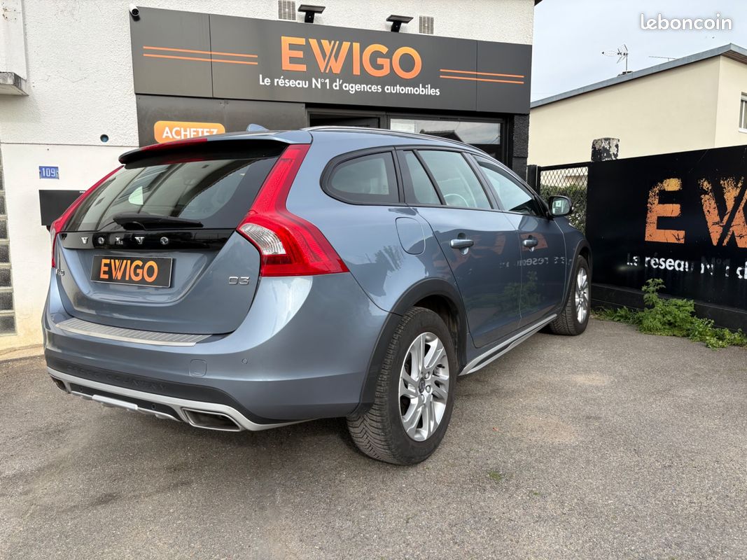 VOLVO V60 CROSS-COUNTRY 2.0 150ch PLUS D3 GEARTRONIC ENTRETIEN CONSTRUCTEUR (image 2)