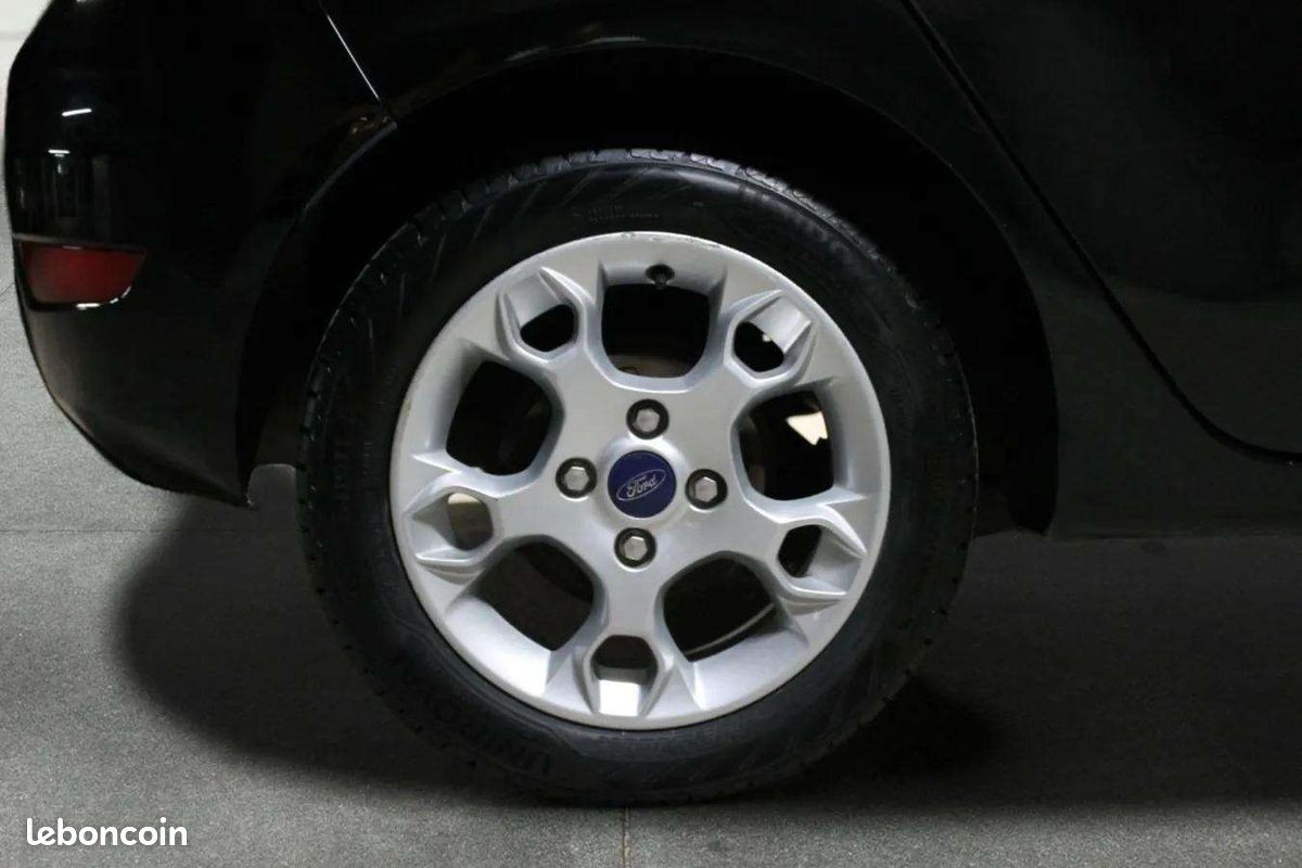 FORD FIESTA 1.6 TIVCT 120 TITANIUm (image 27)