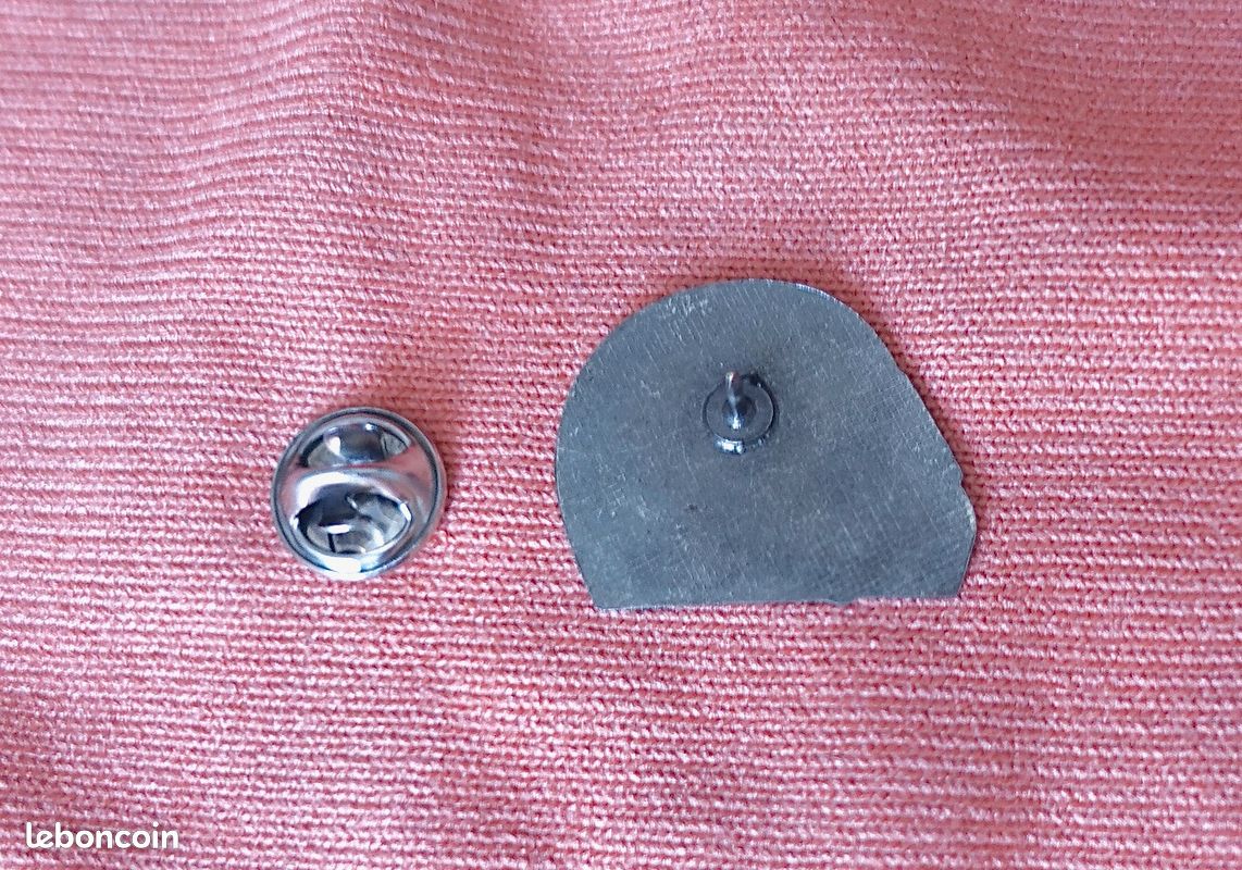 Pins Casques Pilotes F1. Alain Prost, Jean Alesi , Gerhard BERGER. Pins Formule 1. Pins F1, voiture (image 3)