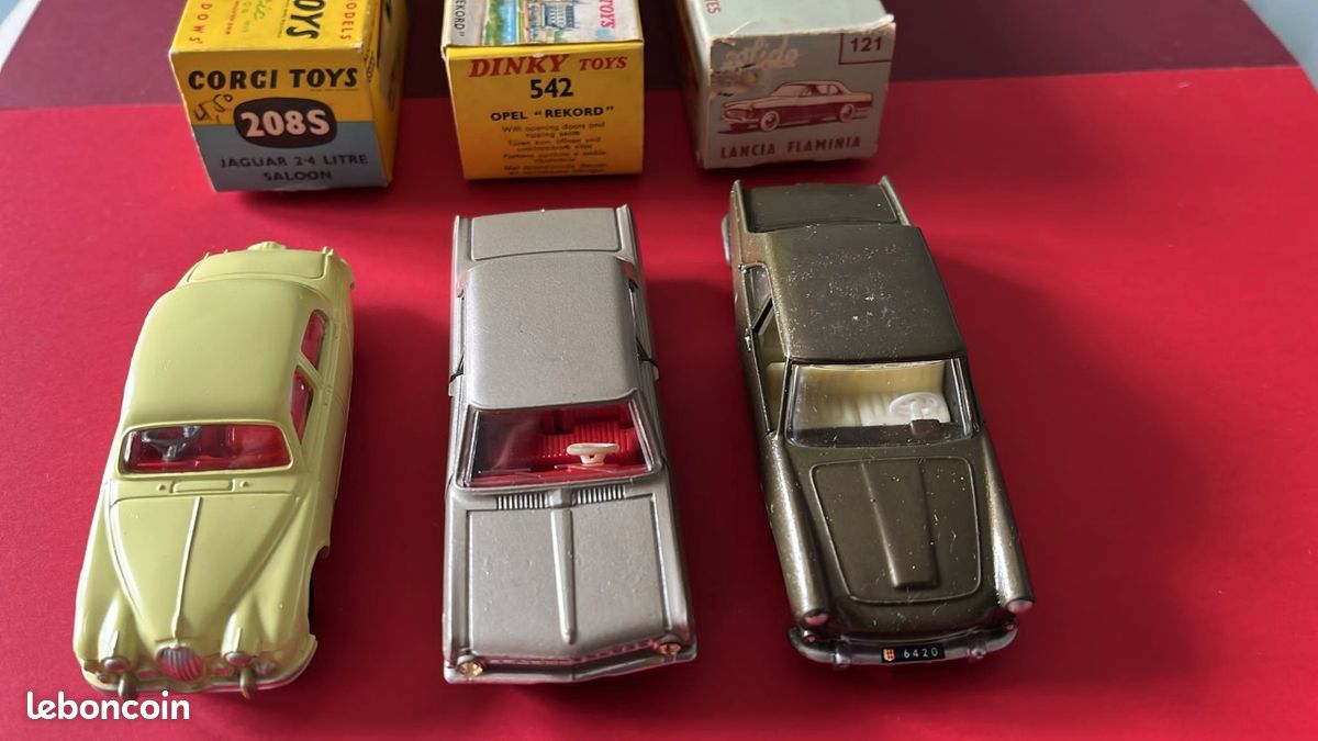 Lot De 4 Véhicules Dinky Toys échelle 1/43 - Acier Embouti - À Restaurer, Fabrication Française