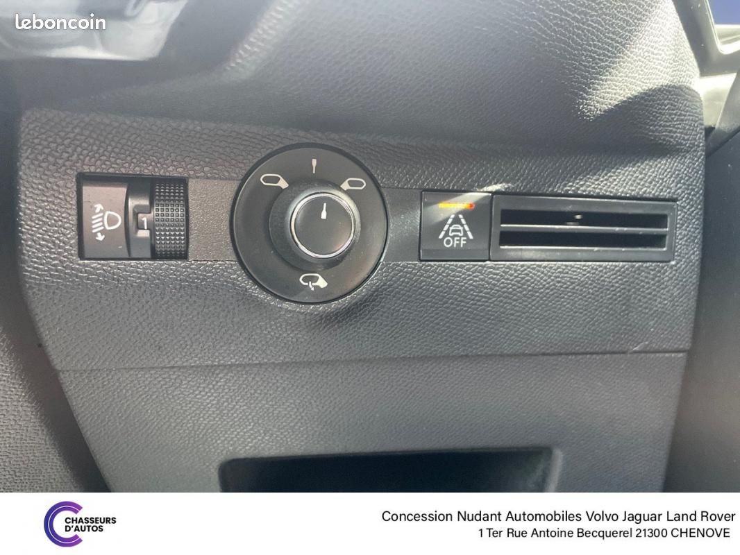 DS 7 Crossback DS7 BlueHDi 130 EAT8 Business/GPS/CAMERA DS7 Crossback BlueHDi 130 EAT8 Business/G... (image 19)