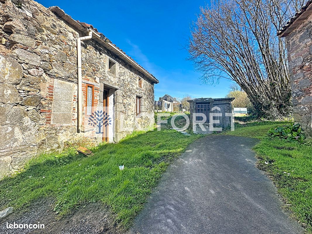 Maison 5 pièces 91 m² · à La Forêt-sur-Sèvre · 91 m² · 72 000 €
