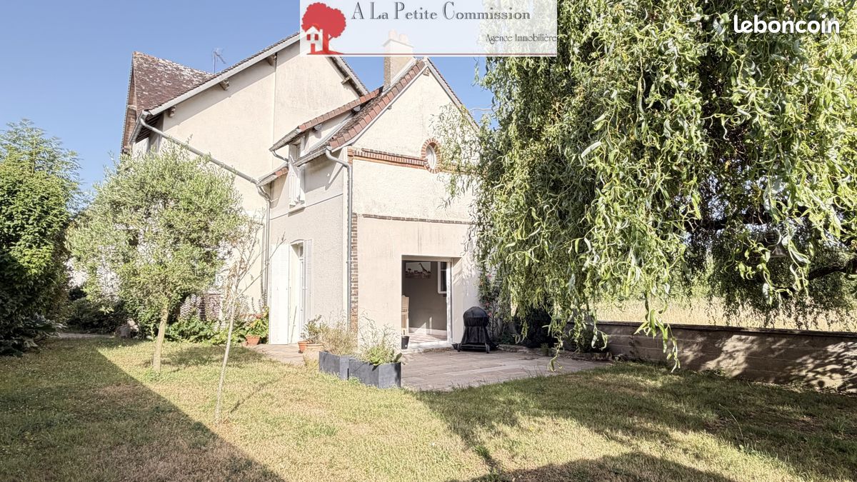 Maison 5 pièces 104 m² · à Thivars · 104 m² · 289 000 €