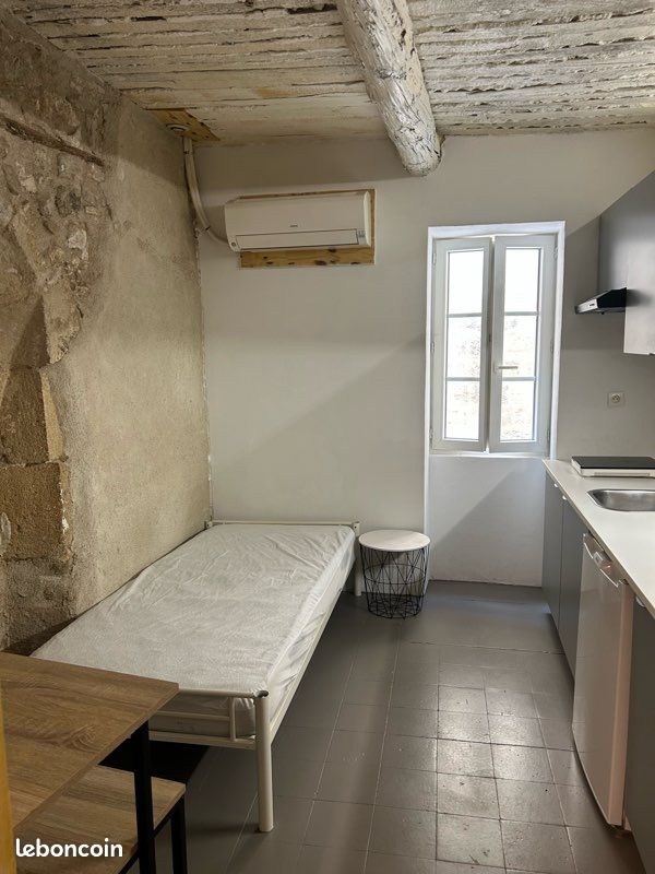 Studio (image 1)