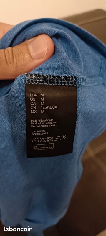 🌟 Magnifique T-shirt H&m regular fit bleu 100% coton à vendre 🌟 (image 6)
