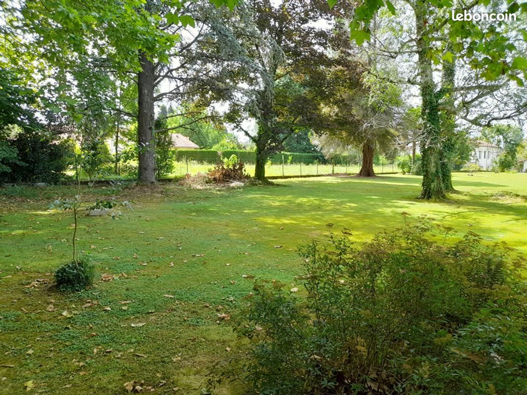 Terrain 1 000 m² Oloron Sainte Marie · à Oloron-Sainte-Marie · 69 000 €
