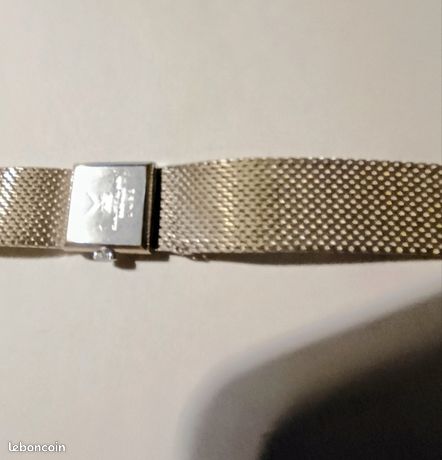 Montre Femme Vintage Genève - Boîtier Argent 32mm - Cadran Rouge Chiffres Arabes - Mouvement Quartz