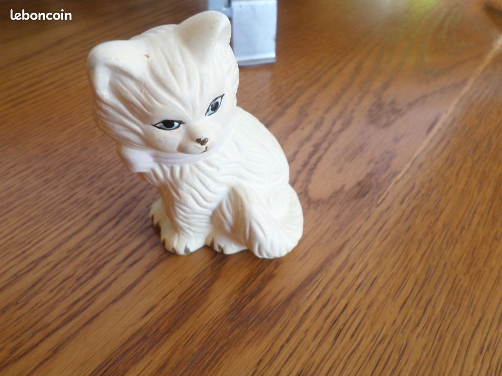 Figurine chat assis (image 1)