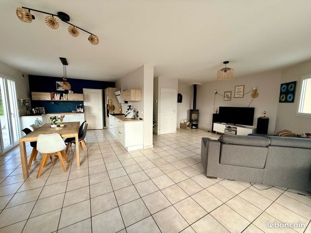 Maison 4 pièce(s) - Piscine - Grand jardin - DPE C à Sillingy (74330) — 6