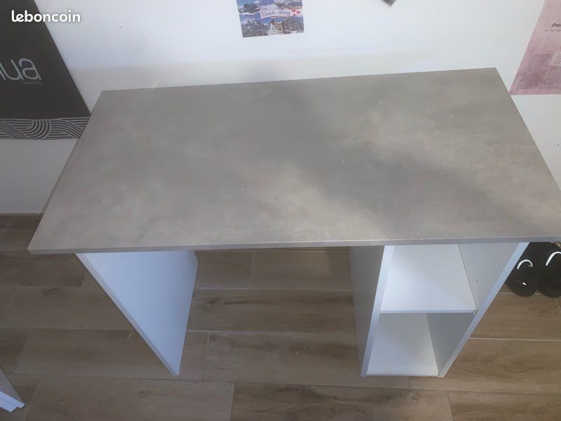 Bureau (image 2)