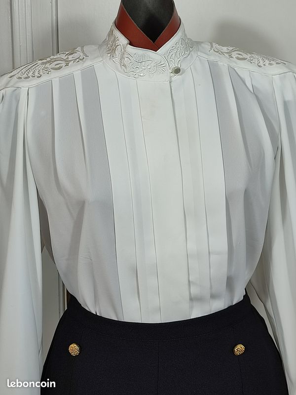 Chemisier Brodé Blanc Neuf Taille 44 - Style Chic Et Féminin, Sans Marque